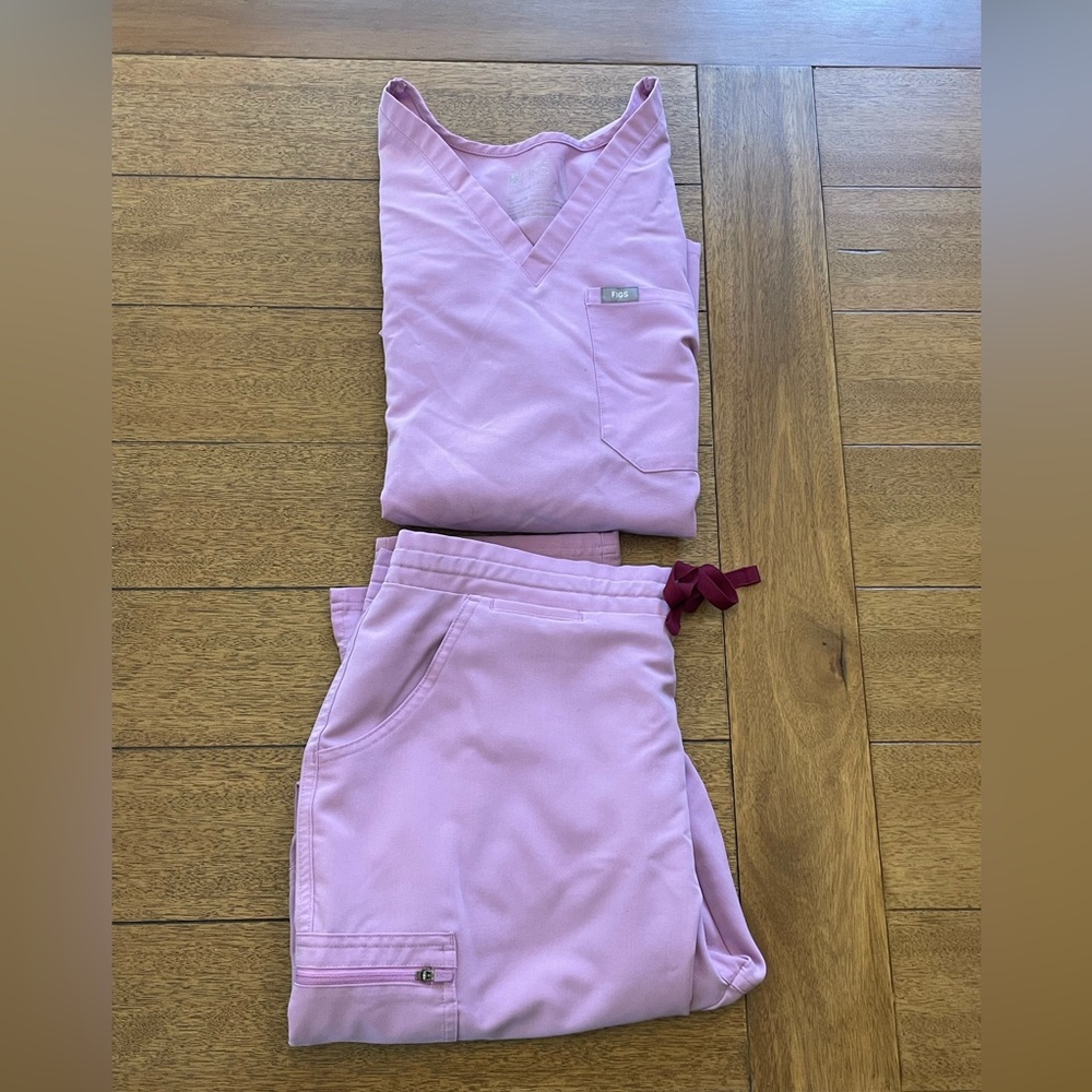 Figs Scrubs Set size Large and Large petite Dusk color